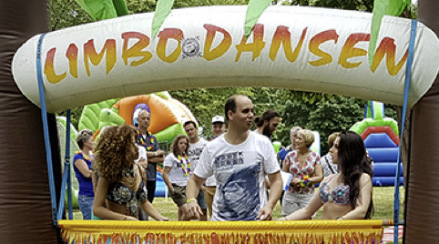 Caribbean limbo danser